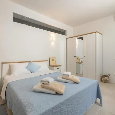 Luxurious Ioli Lägenhet