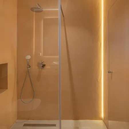 Luxurious Ioli Páros